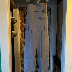 Burton women’s snowboarding bibs
